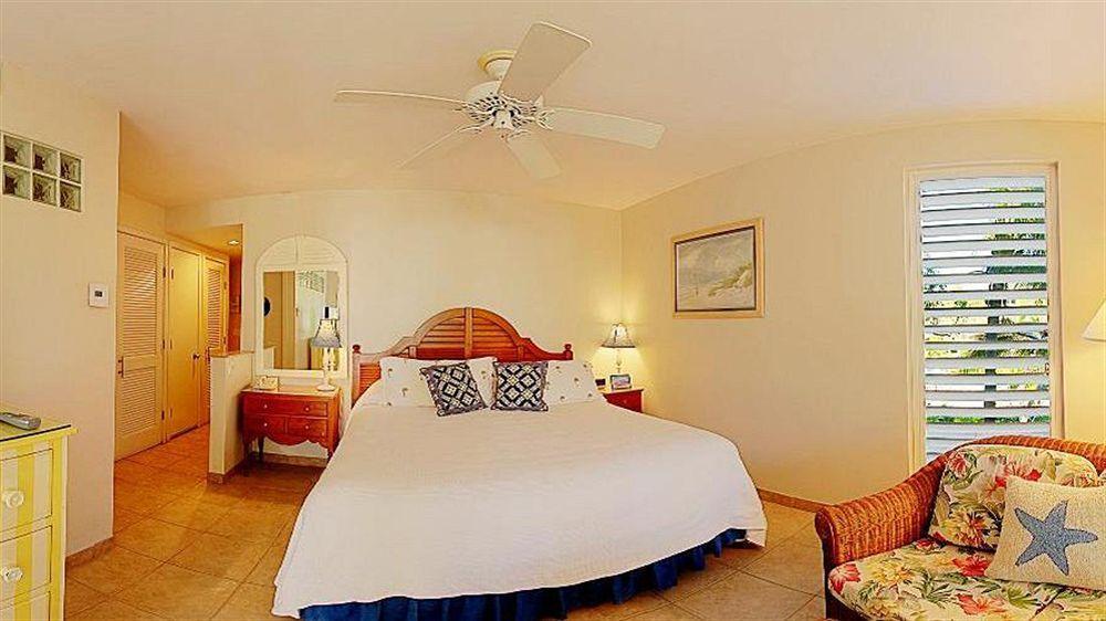 Ocean Club West Resort Грейс Бей Екстериор снимка