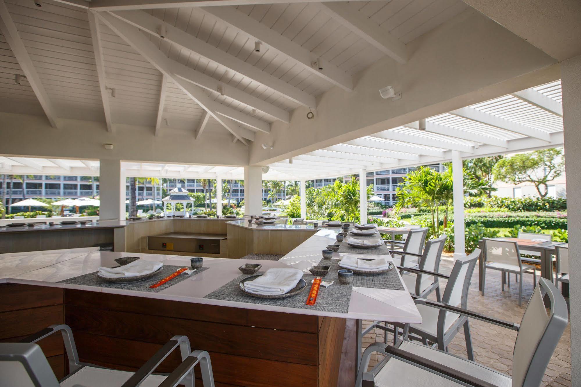 Ocean Club West Resort Грейс Бей Екстериор снимка