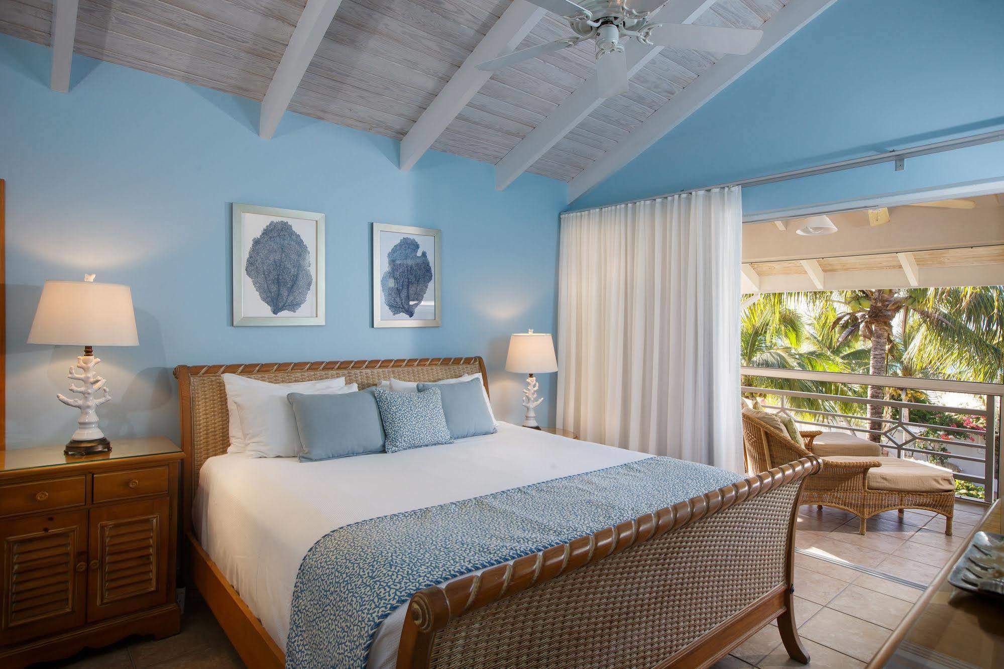 Ocean Club West Resort Грейс Бей Екстериор снимка